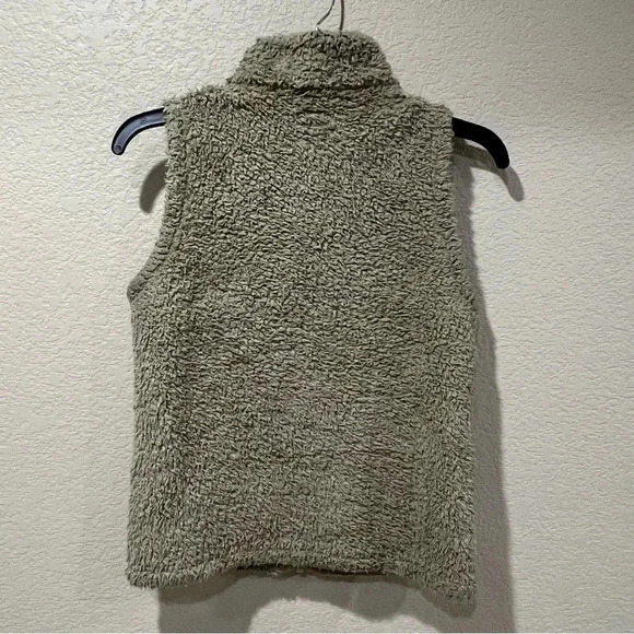 Patagonia Girls Los Gatos Vest Khaki Fleece Sz XL 14 Polyester Sty65490, - Picture 3 of 16